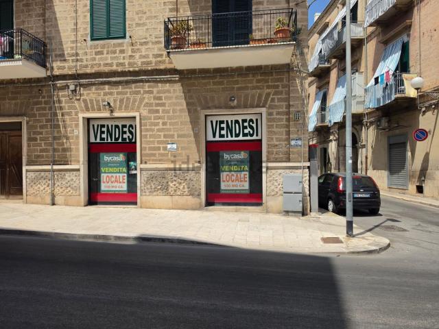 Locale Commerciale in vendita a Puglia, Barletta-andria-trani