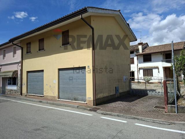 Locale Commerciale in vendita a Moriago Della Battaglia, Veneto