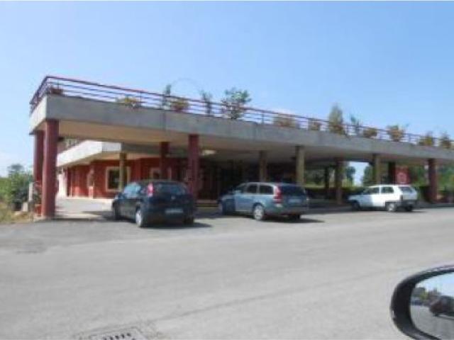 Locale Commerciale in vendita a San Giustino, Umbria