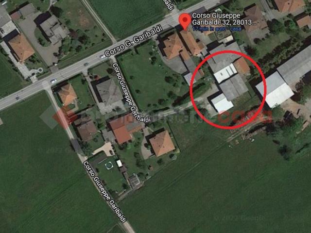 Locale Commerciale in vendita a Gattico-Veruno, Piemonte