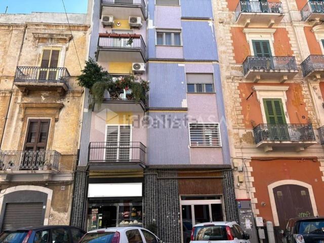 Locale Commerciale in vendita a Municipio 1, Puglia
