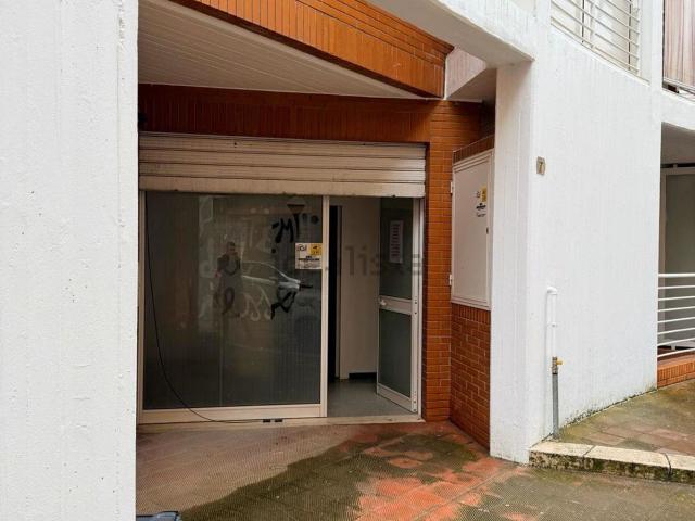 Locale Commerciale in vendita a Puglia, Bari