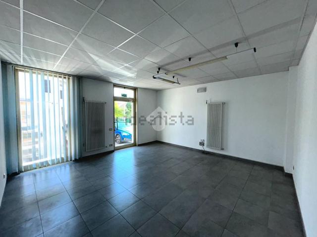 Locale Commerciale in vendita a Boscariz, Feltre
