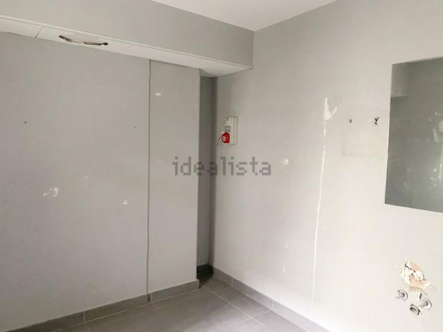 Locale Commerciale in vendita a Terni, Umbria