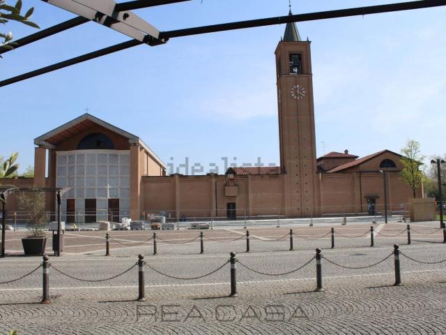 Locale Commerciale in vendita a Geromìna, Treviglio