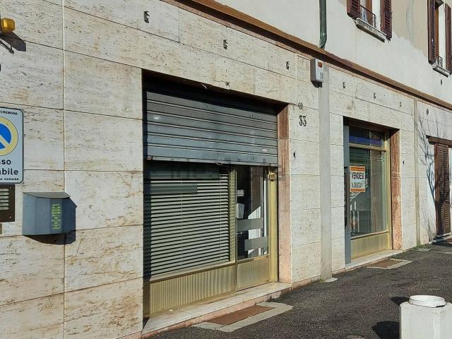 Locale Commerciale in vendita a Cremona, Lombardia