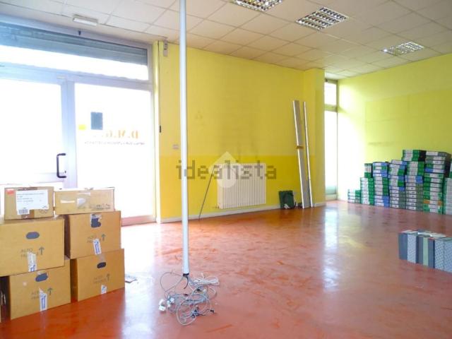 Locale Commerciale in vendita a Piemonte, Alessandria