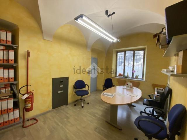 Locale Commerciale in vendita a Castiglione Delle Stiviere, Lombardia