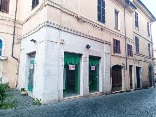 Locale Commerciale in vendita a Civita Castellana, Lazio