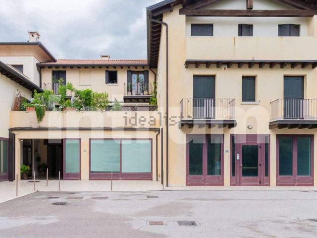 Locale Commerciale in vendita a Carbonera, Veneto