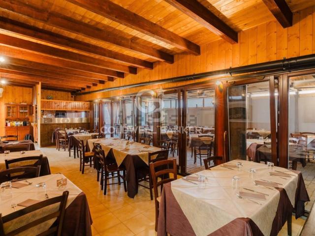 Locale Commerciale in vendita a Puglia, Lecce