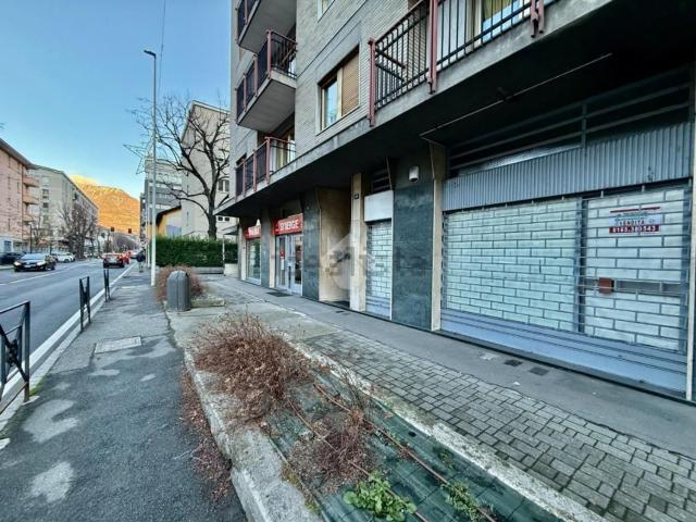 Locale Commerciale in vendita a Arpuilles, Aosta / Aoste