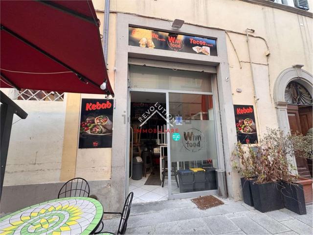Locale Commerciale in vendita a San Leo Bastia, Umbria