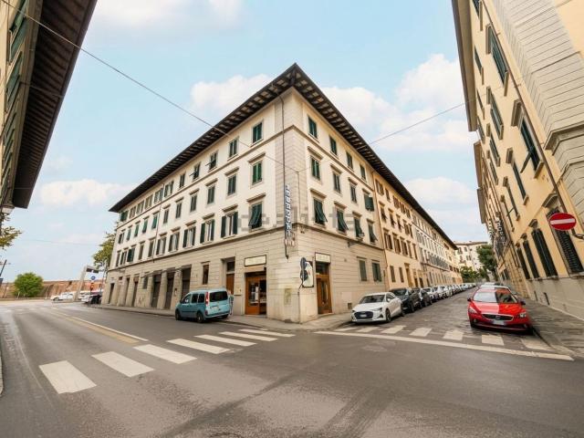 Locale Commerciale in vendita a Quartiere 1, Firenze