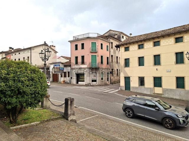 Locale Commerciale in vendita a Solighetto, Pieve di Soligo