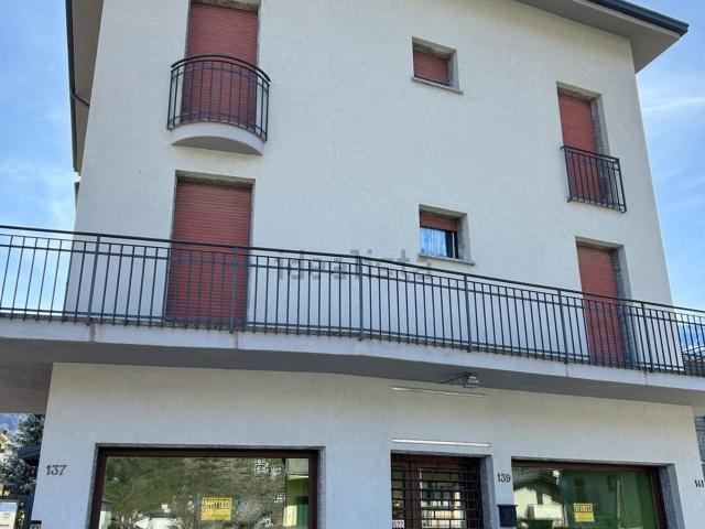 Locale Commerciale in vendita a Morbegno, Lombardia