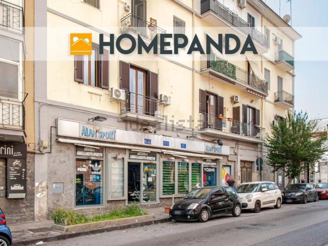 Locale Commerciale in vendita a Capodimonte, Napoli