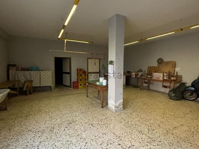Locale Commerciale in vendita a Contrada Baragiano, Potenza
