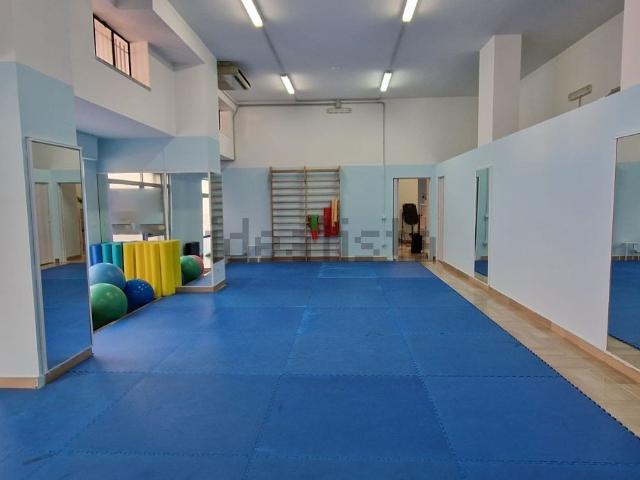 Locale Commerciale in vendita a Puglia, Barletta-andria-trani