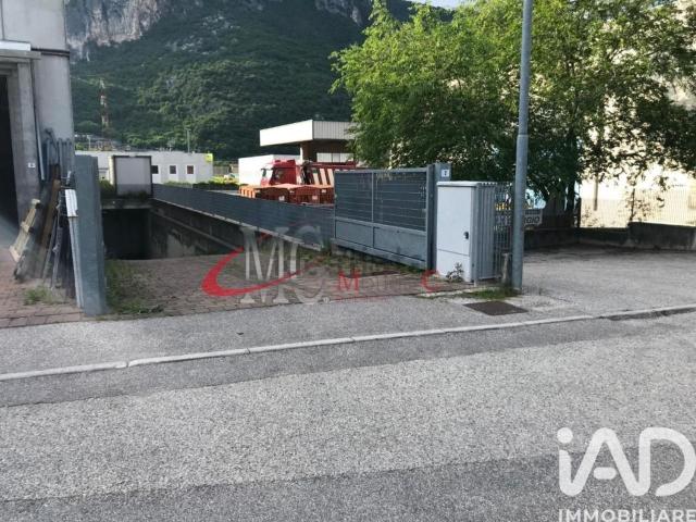 Locale Commerciale in vendita a Comunità della Vallagarina, Mori
