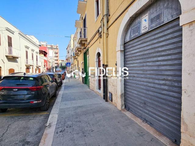 Locale Commerciale in vendita a Andria, Barletta-Andria-Trani
