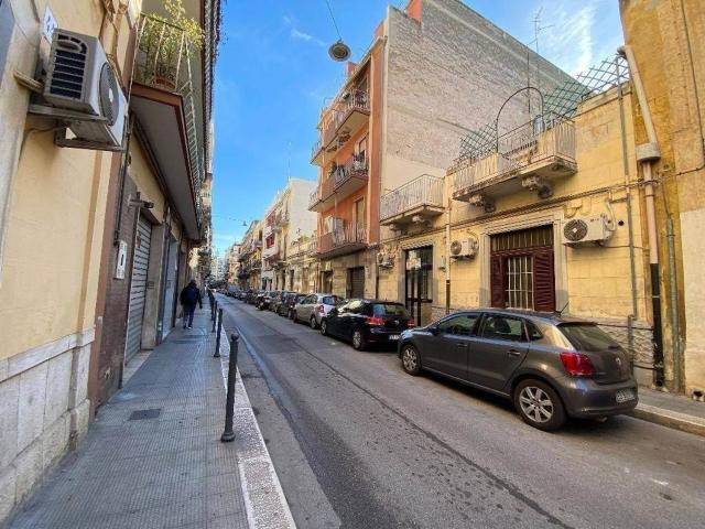 Locale Commerciale in vendita a Municipio 2, Puglia
