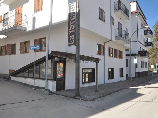 Locale Commerciale in vendita a Roccaraso, Abruzzo