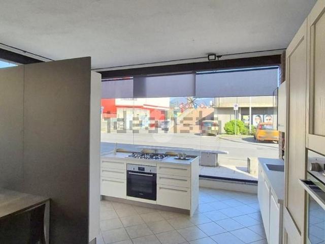 Locale Commerciale in vendita a Comunità montana della valle Trompia, Concesio