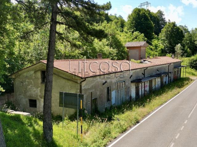 Locale Commerciale in vendita a Pieve Santo Stefano, Toscana
