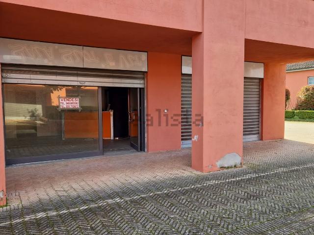 Locale Commerciale in vendita a Scarperia e San Piero, San Piero A Sieve