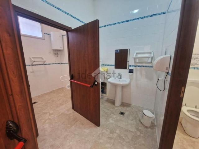 Locale Commerciale in vendita a Alcamo, Sicilia