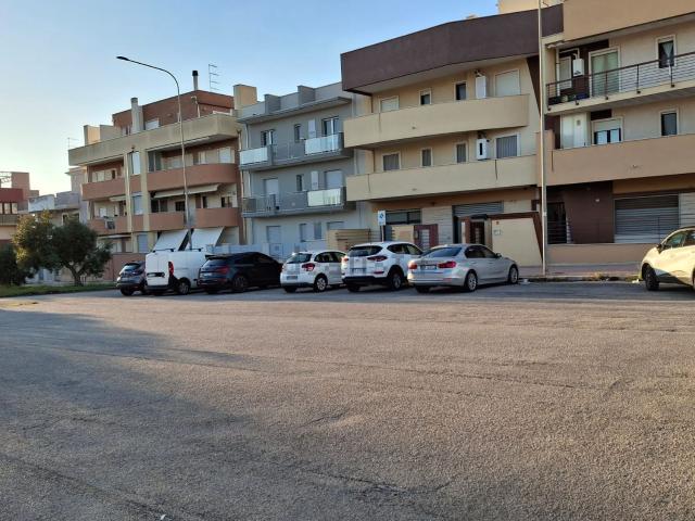 Locale Commerciale in vendita a Puglia, Taranto