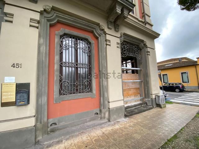 Locale Commerciale in vendita a San Concordio, Bagni Di Lucca Ponte