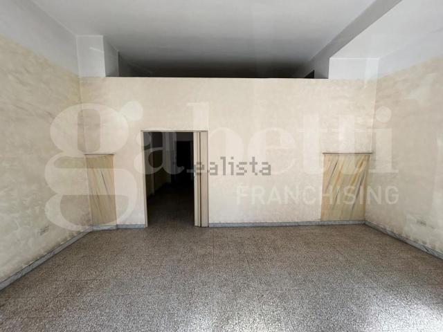 Locale Commerciale in vendita a Puglia, Barletta-andria-trani