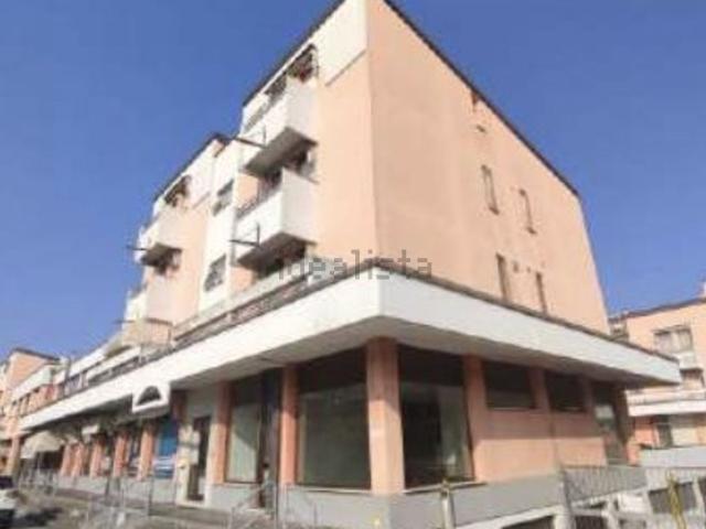 Locale Commerciale in vendita a Vicenza, Veneto