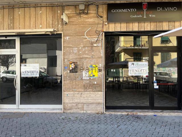 Locale Commerciale in vendita a Calabria, Cosenza