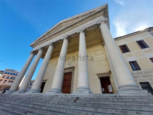 Locale Commerciale in vendita a San Zeno, Treviso