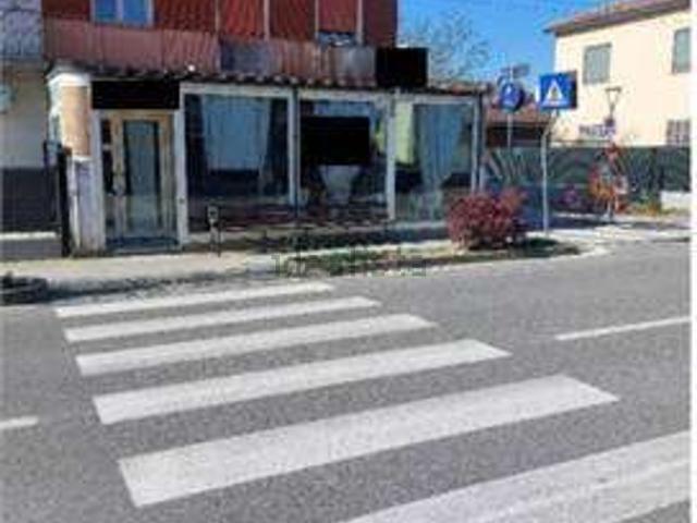 Locale Commerciale in vendita a Conselice, Ravenna