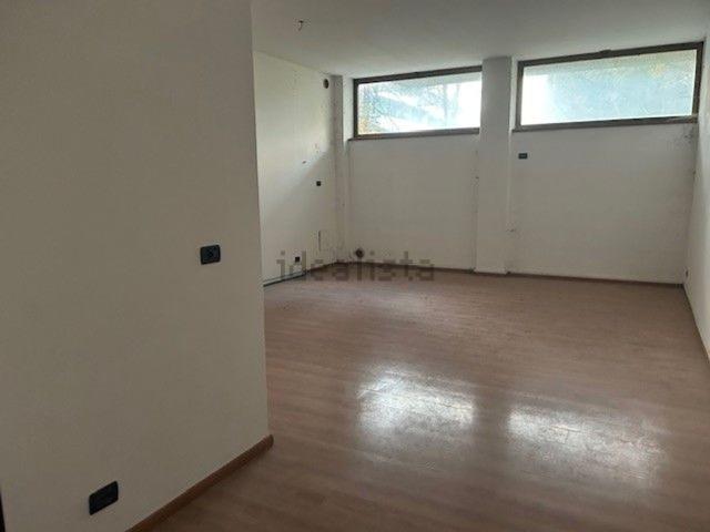 Locale Commerciale in vendita a Sant'Agostino, Albignasego