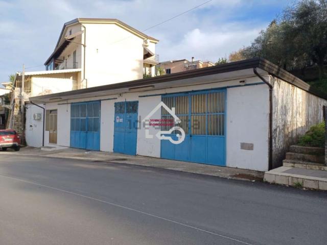 Locale Commerciale in vendita a Laureana Cilento, Campania