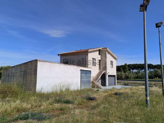 Locale Commerciale in vendita a Sanluri, Sardigna/Sardegna