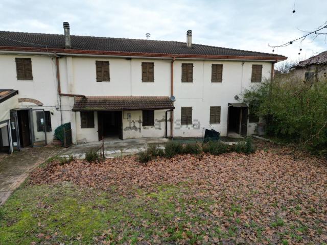 Locale Commerciale in vendita a Zevio, Veneto