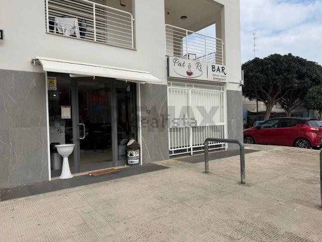 Locale Commerciale in vendita a Municipio 1, Puglia