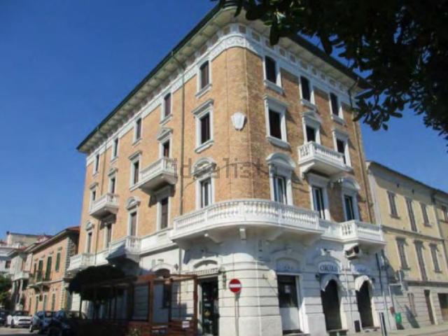 Locale Commerciale in vendita a Marche, Ancona