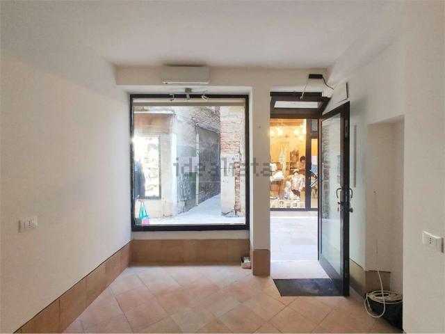 Locale Commerciale in vendita a Venezia