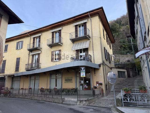 Locale Commerciale in vendita a Capovico, Blevio