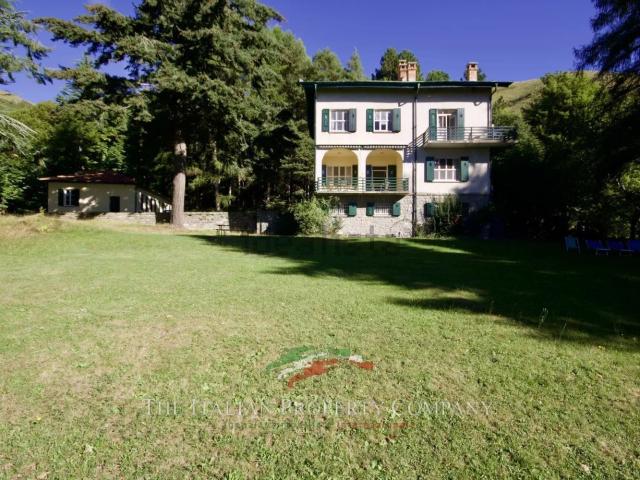 Locale Commerciale in vendita a Carpasio, Liguria