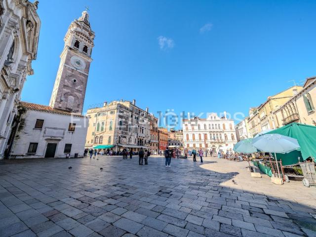 Locale Commerciale in vendita a Venezia