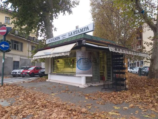 Locale Commerciale in vendita a Circoscrizione 7, Piemonte