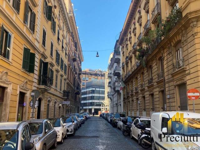 Locale Commerciale in vendita a Municipio Roma I, Roma Capitale